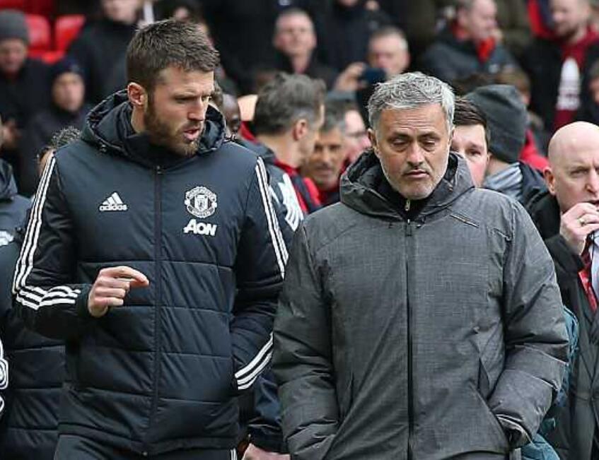 曼联训练开放日，今晨再遭质疑引欢呼，社区盾在即，医务组通报恢复 -lck竞猜平台